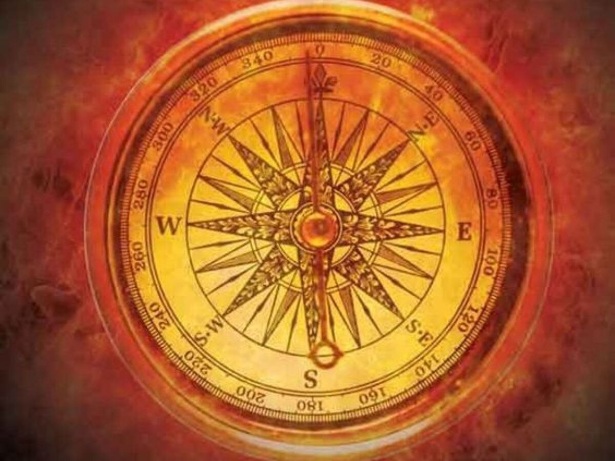 Vastu Shastra: सुख-शांति, समृद्धि, वैभव के साथ जीवन बिताने के लिए जरूर अपनाएं ये वास्तु टिप्स