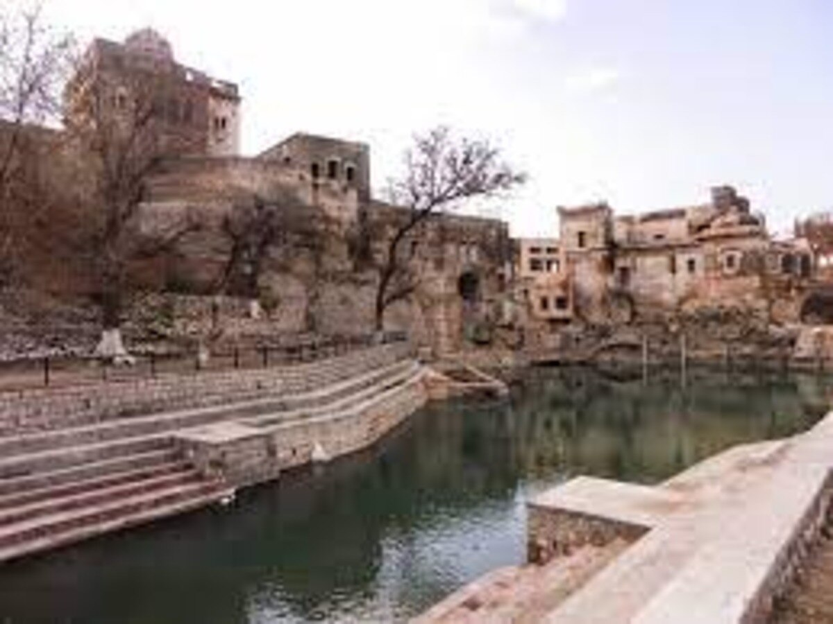 शिवरात्रि पर एकत्रित होते हैं लोग 