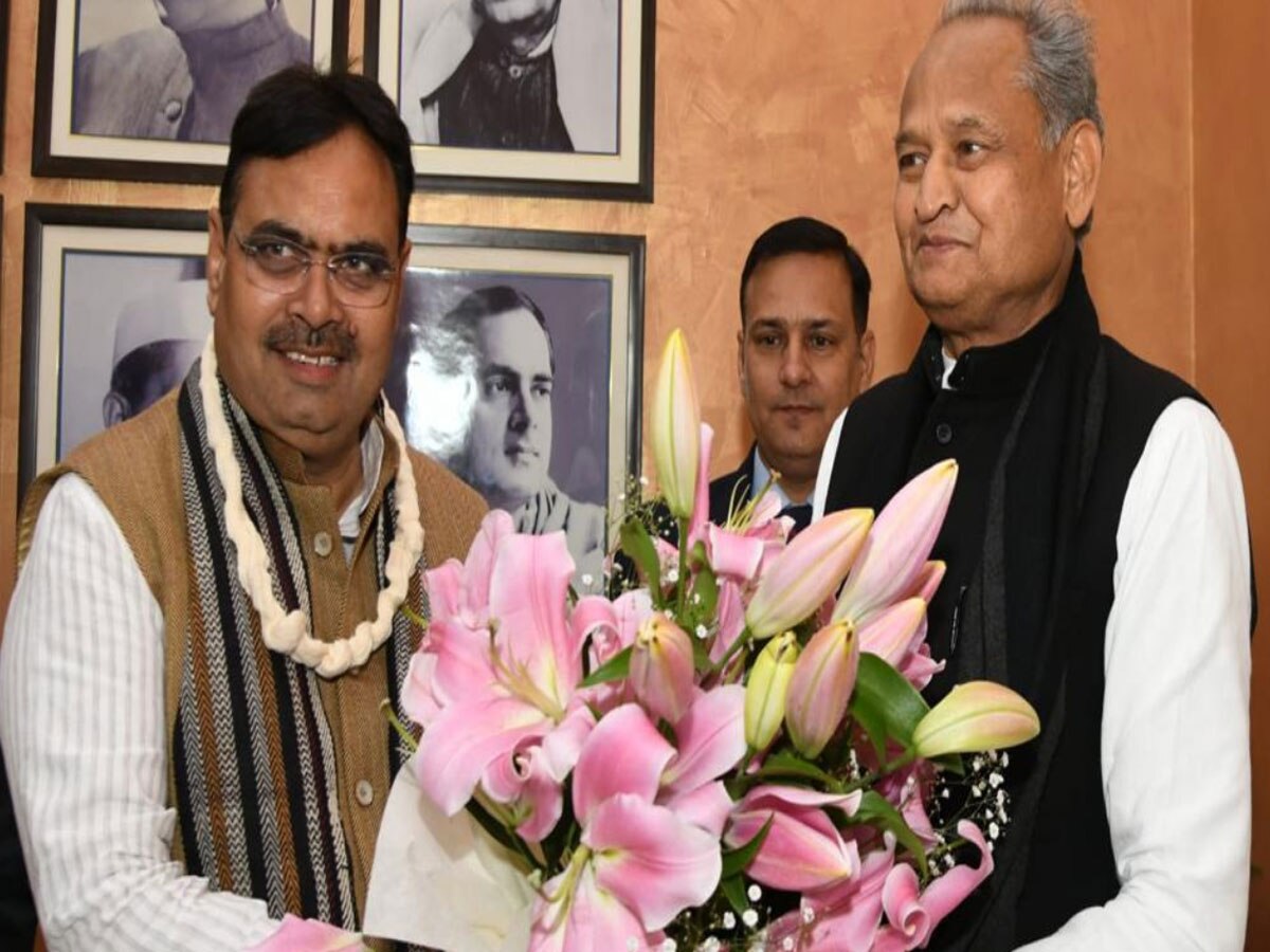 Rajasthan CM : मुख्यमंत्री भजनलाल शर्मा ने पूर्व CM अशोक गहलोत से की मुलाकात, दी शुभकामनाएं 