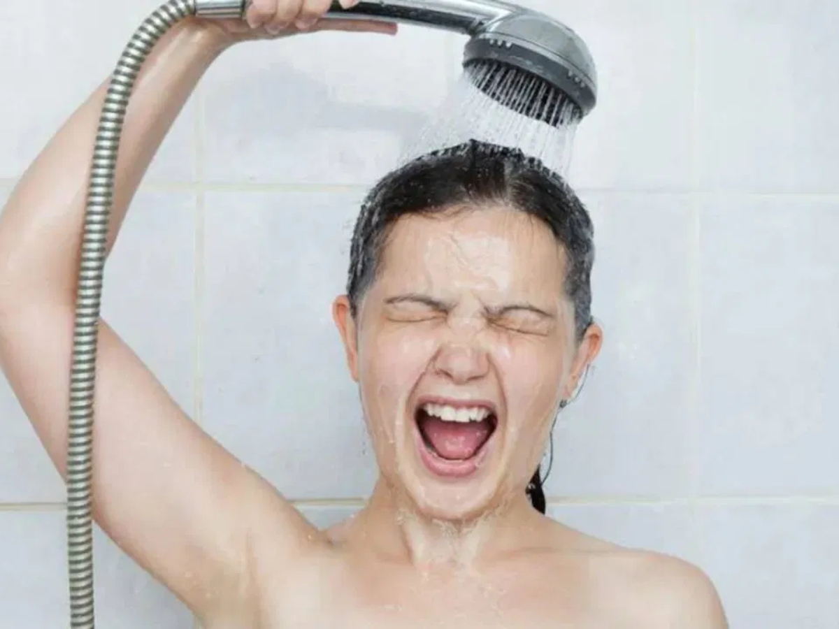 Health Tips: खाना खाने के तुरंत बाद ना करें ये 5 काम, सेहत पर पड़ेगा बुरा असर... 16 नहाना