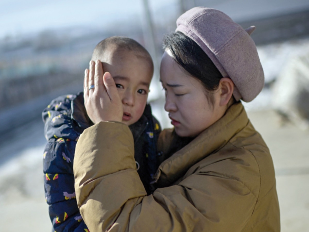 China Earthquake: चीन में भूकंप से 87 हजार लोग बेघर हुए, जानें कड़ाके की ठंड में कैसे रह रहे