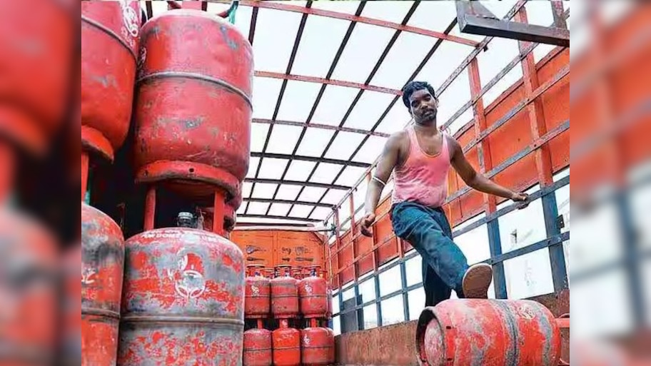 कम हुए एलपीजी सिलेंडर के दाम, जानिए आपके शहर में क्या है कीमत