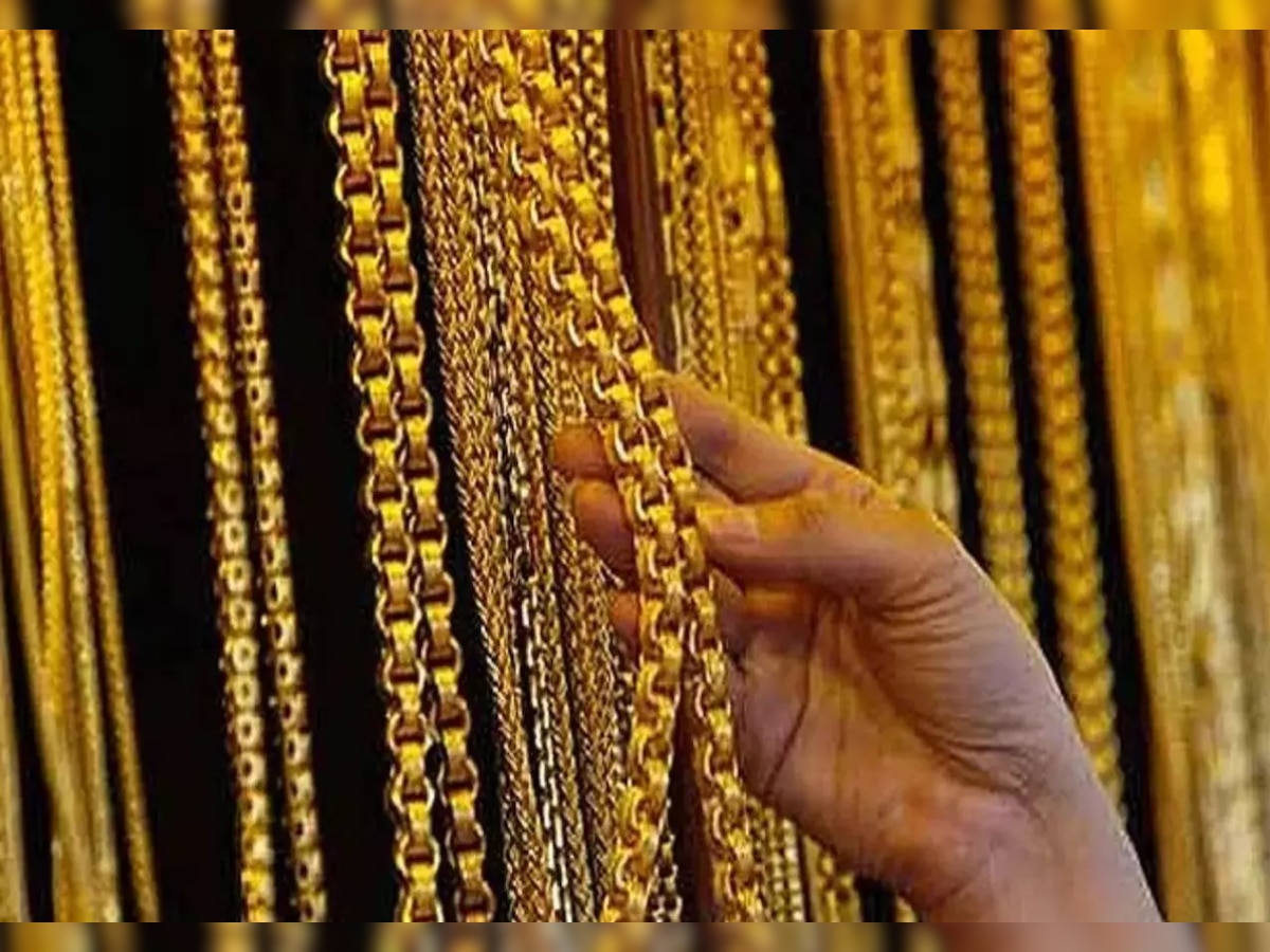 Gold and Silver Price: सोने ने छुआ 64 हजार रुपये का रिकॉर्ड स्तर, चांदी के गिरे दाम, जानिए ताजा रेट