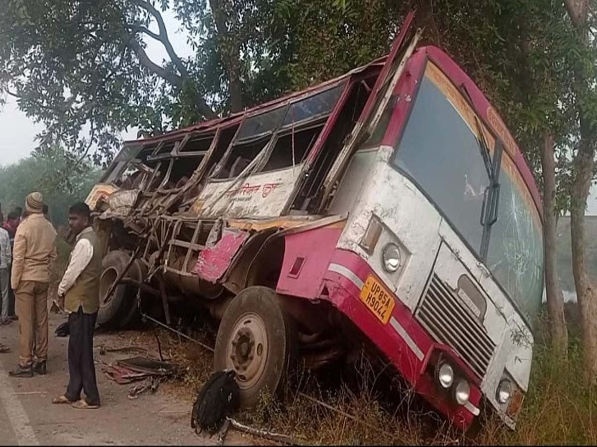 Bahraich Accident: डबल डेकर बस और ट्रक में ज़ोरदार टक्कर, 3 की मौत 25 घायल 