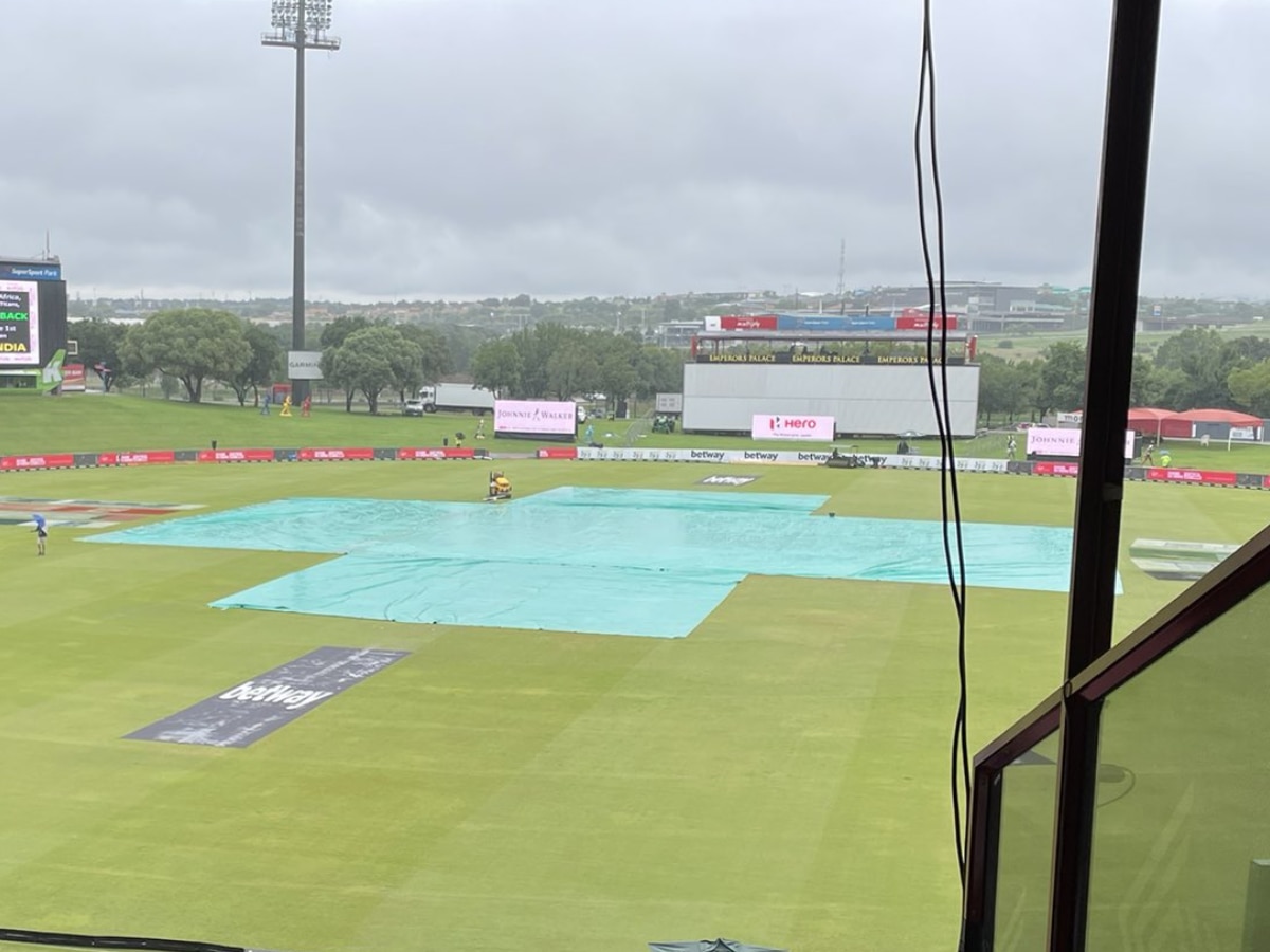 IND vs SA weather Update: भारत-दक्षिण अफ्रीका टेस्ट पर मंडराया बारिश का साया, देखें कैसा रहेगा सेंचुरियन का मौसम