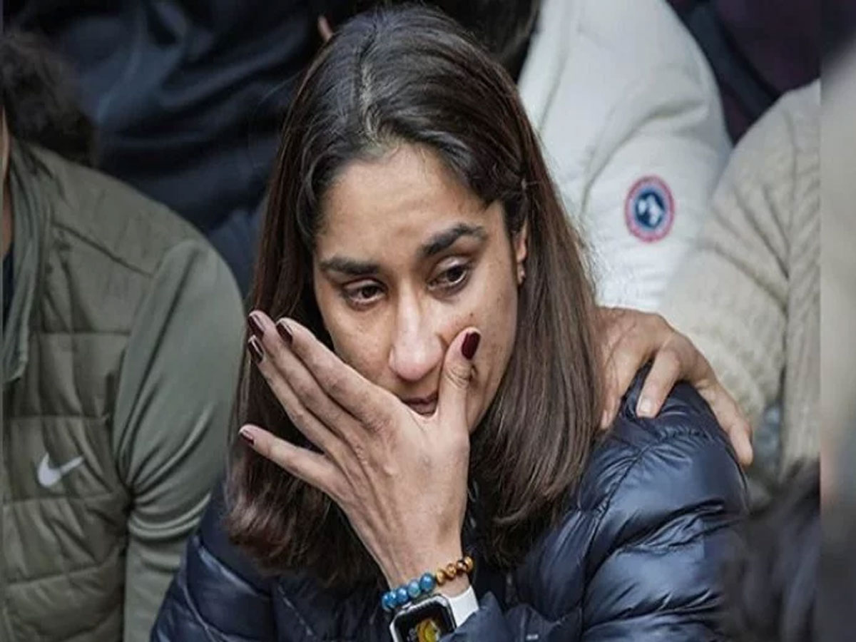 बजरंज पुनिया के बाद विनेश फोगाट ने किया अवॉर्ड लौटाने का ऐलान; पीएम मोदी को लिखी चिट्ठी बजरंज पुनिया के बाद विनेश फोगाट ने किया अवॉर्ड लौटाने का ऐलान; पीएम मोदी को लिखी चिट्ठी