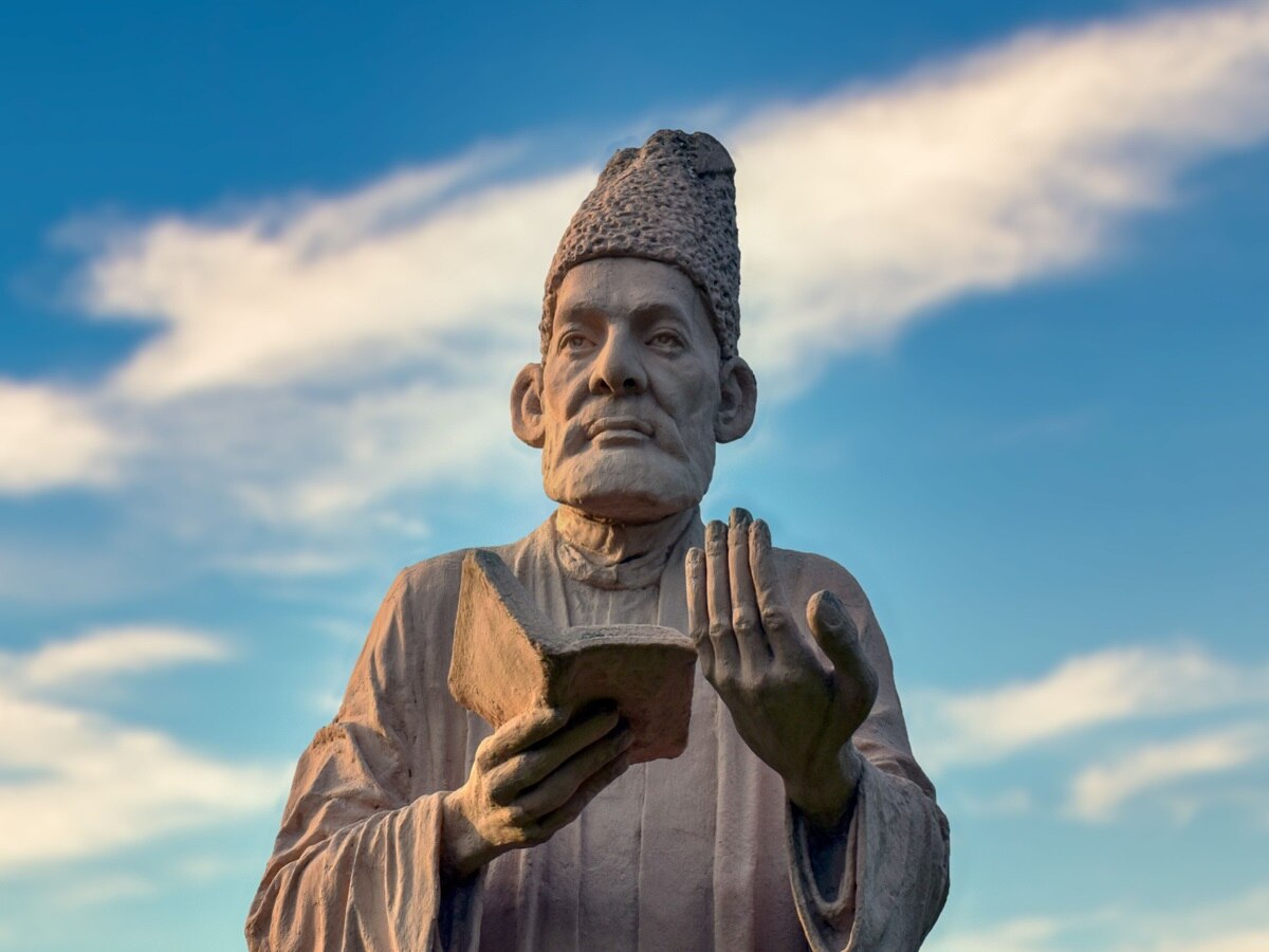 Ghalib Birthday: सालों-साल याद रखे जाएंगे ग़ालिब के ये टॉप-10 शेर, आप भी पढ़ें...