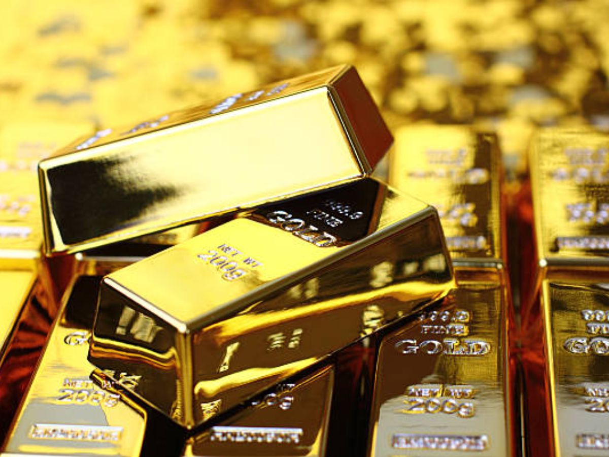 Gold Silver Price: बढ़ गए सोने के भाव...चांदी के दाम हुए कम, जानें आज के लेटेस्ट प्राइस 