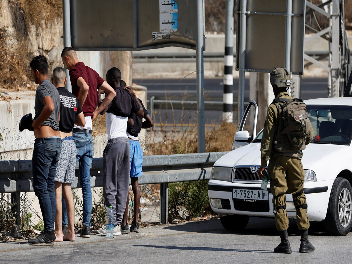 Israel Palestine War Update: 6 "निहत्थे" फिलिस्तीनियों को इजराइली सेना ने उतारा मौत के घाट Israel Palestine War Update: 6 "निहत्थे" फिलिस्तीनियों को इजराइली सेना ने उतारा मौत के घाट