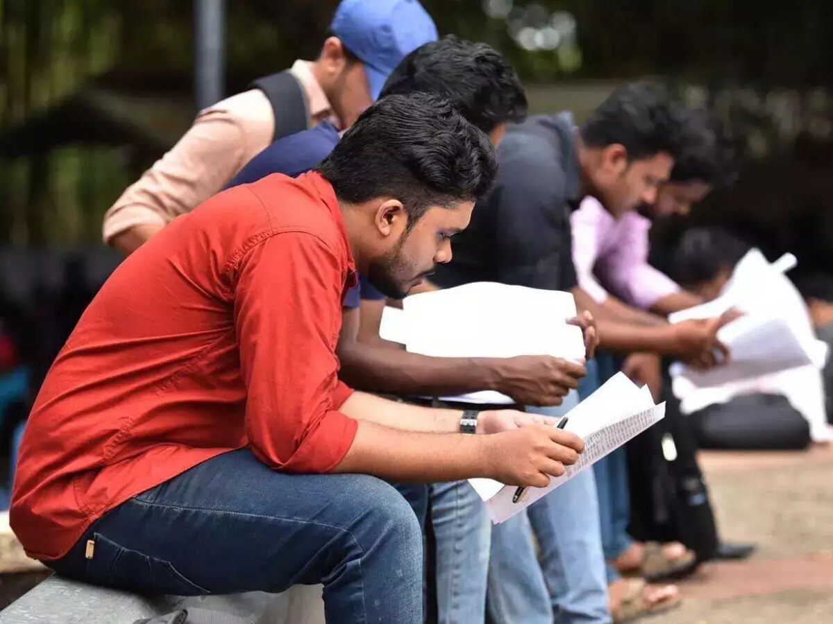 UKMSSB Recruitment: नर्सिंग ऑफिसर भर्ती की लास्ट डेट नजदीक,  मिलेगी 1.42 लाख सैलरी, फटाफट करें अप्लाई 