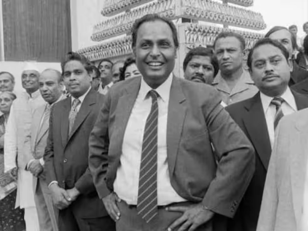 Dhirubhai Ambani Birth Anniversary: 300 रुपये की नौकरी करने वाले कैसे बने करोड़पति, जानें क्या था धीरूभाई अंबानी का पहला बिजनेस