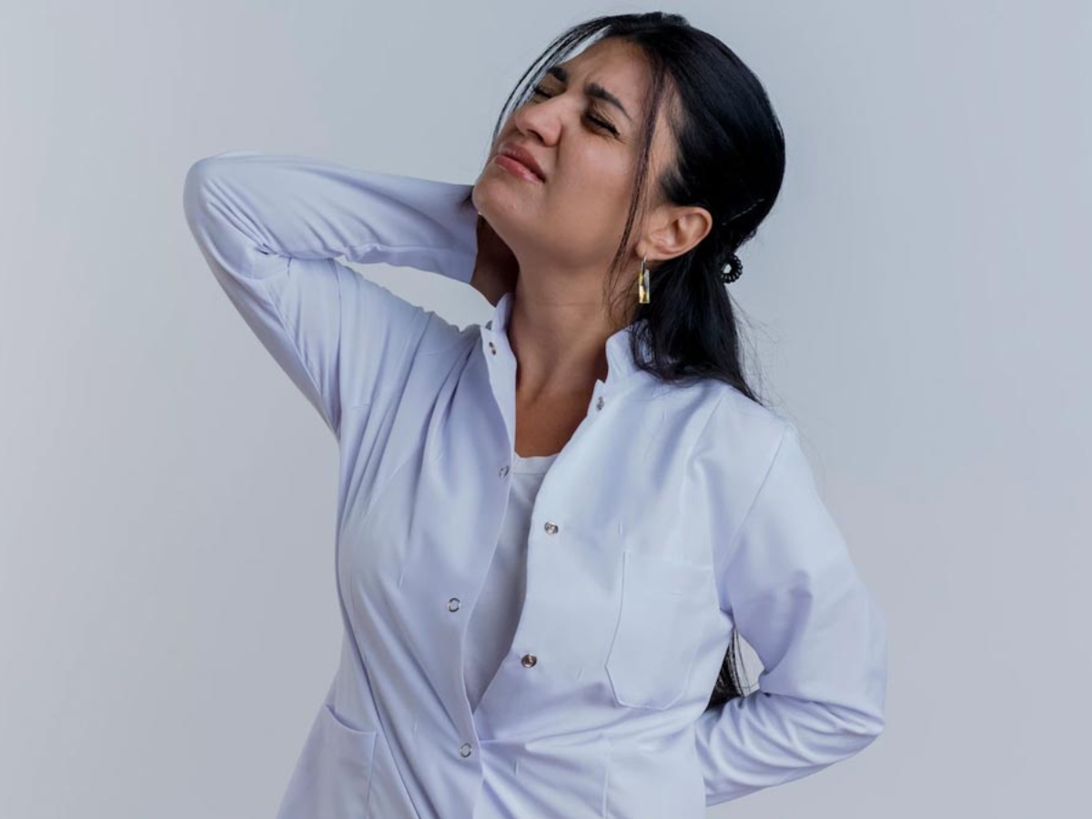 ठंड में रोजाना खाएं इस 1 चीज का लड्डू, शरीर को मिलेगी भरपूर एनर्जी... 14 शरीर में दर्द