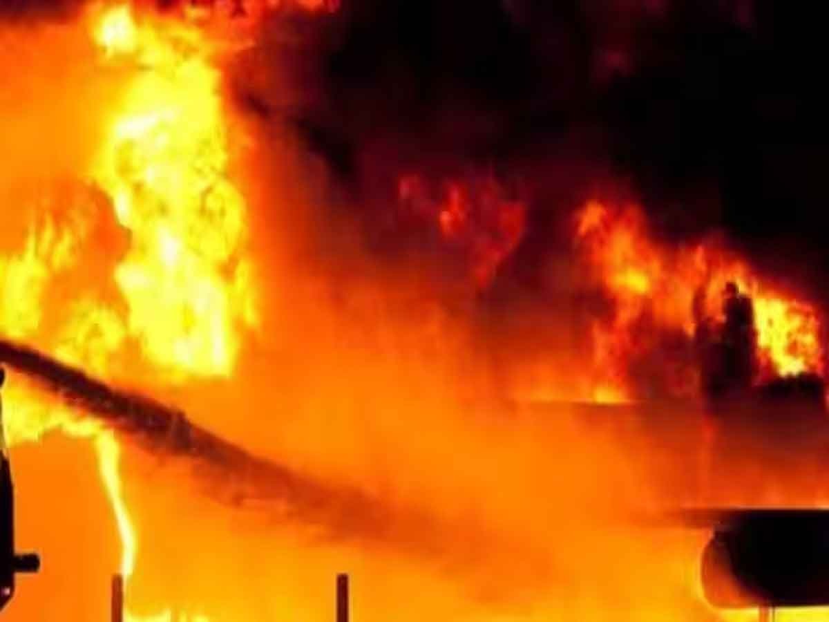 Liberia Fuel Tanker Explosion:  फ्यूल टैंकर में विस्फोट, गैसोलीन लेने के लिए इकट्ठा हुए थे लोग, 40 से ज्यादा की मौत