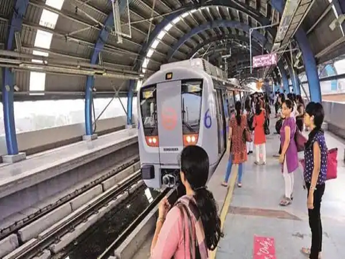 Delhi Metro: मनाने जा रहे हैं नया साल और मेट्रो है साधन तो जरा ध्यान दें इन दिशानिर्देशों पर...9 बजे हो जाएंगे गेट बंद