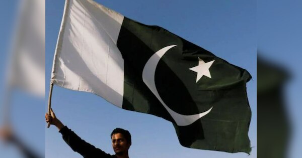 राजनीतिक अस्थिरता, इकोनॉमी की टूटी कमर, बुरी मार झेल रहा है पाकिस्तान