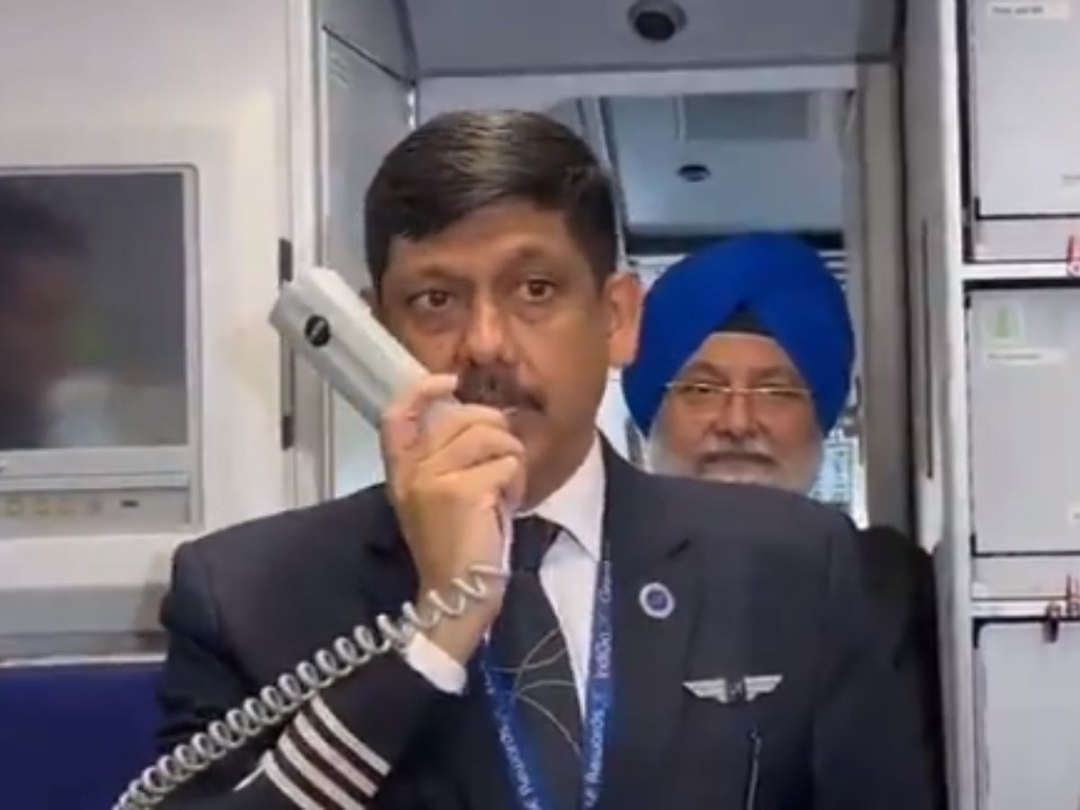 कौन हैं आशुतोष शेखर? जो दिल्ली से अयोध्या विमान ले जाने वाले पहले पायलट बने