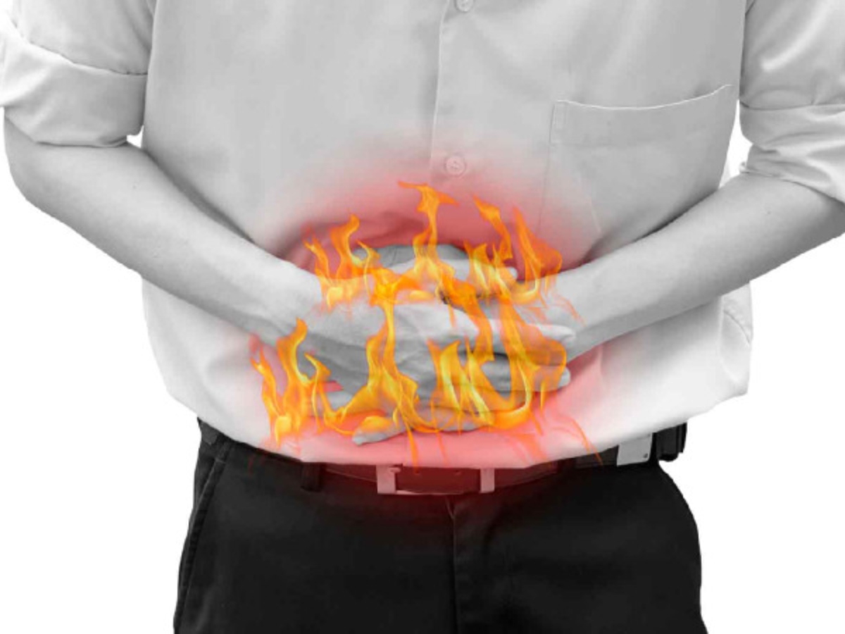 Almond Side Effects: इन 5 लोगों को भूलकर भी नहीं खाने चाहिए बादाम, बिगड़ सकती है सेहत... 14 पेट में जलन