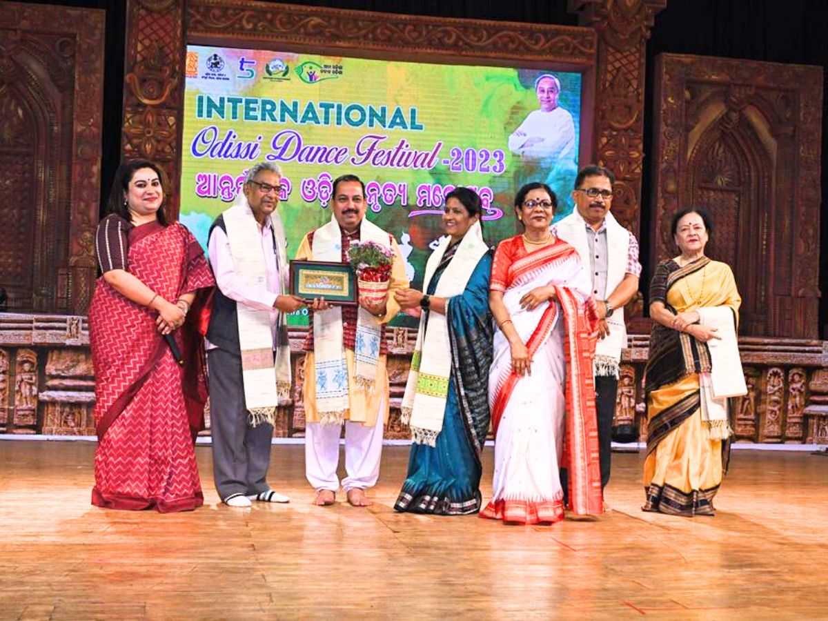 ଆନ୍ତର୍ଜାତୀୟ ଓଡ଼ିଶୀ ନୃତ୍ୟ ଉତ୍ସବର ଉଦ୍ଯାପନୀ ସମାରୋହରେ ଓଡ଼ିଶୀ ଅଭିନୟର ଯାଦୁକରୀ ମୁର୍ଚ୍ଛନା ଆନ୍ତର୍ଜାତୀୟ ଓଡ଼ିଶୀ ନୃତ୍ୟ ଉତ୍ସବର ଉଦ୍ଯାପନୀ ସମାରୋହରେ ଓଡ଼ିଶୀ ଅଭିନୟର ଯାଦୁକରୀ ମୁର୍ଚ୍ଛନା
