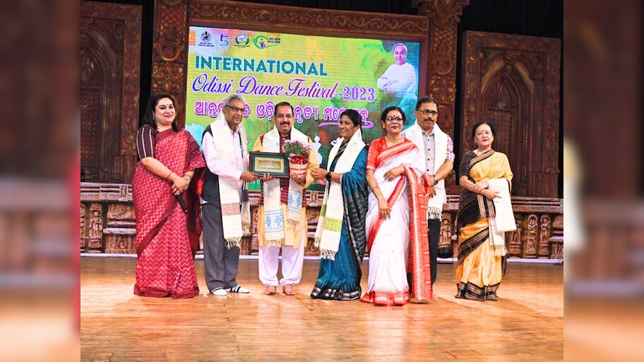 ଆନ୍ତର୍ଜାତୀୟ ଓଡ଼ିଶୀ ନୃତ୍ୟ ଉତ୍ସବର ଉଦ୍‌ଯାପନୀ ସମାରୋହରେ ଓଡ଼ିଶୀ ଅଭିନୟର ଯାଦୁକରୀ ମୁର୍ଚ୍ଛନା