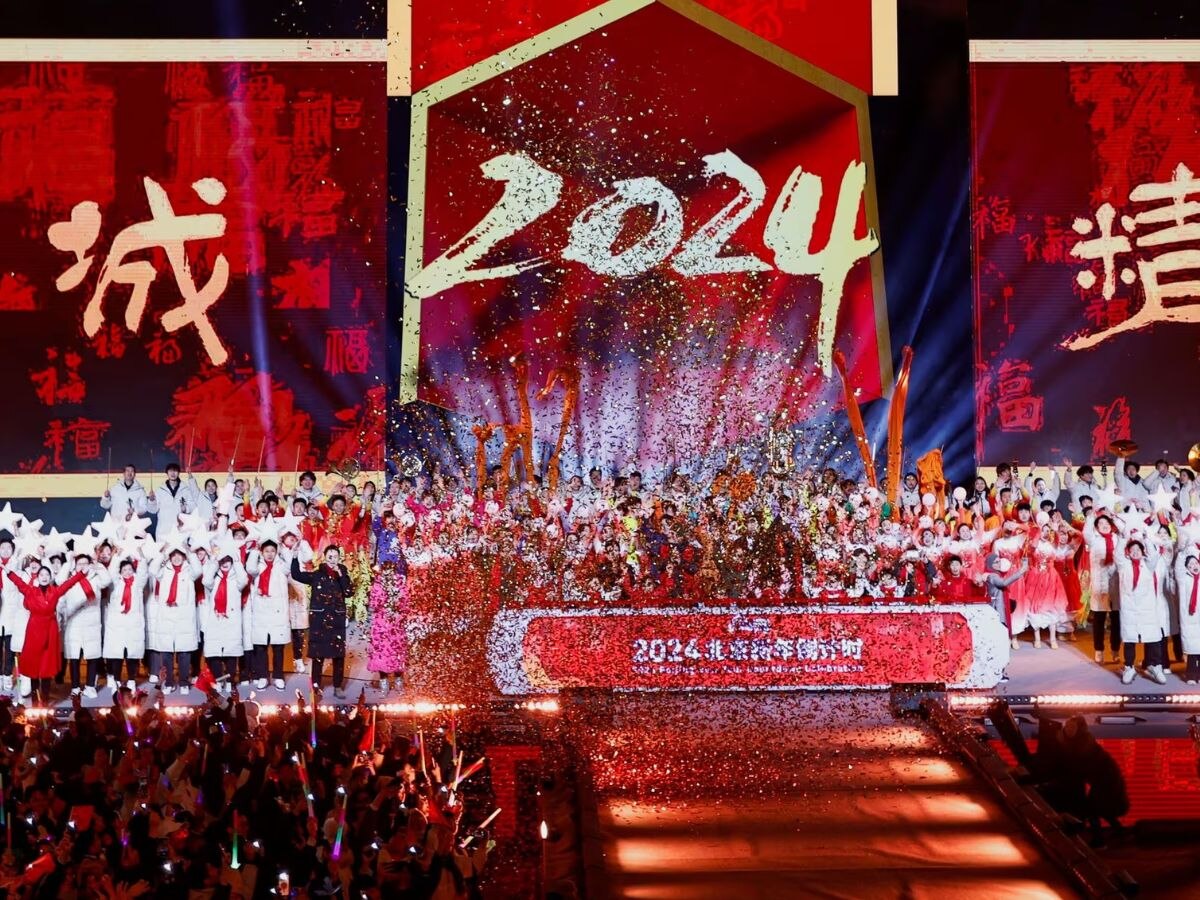 New Year 2024 Celebration photos delhi mumbai australia dubai thailand