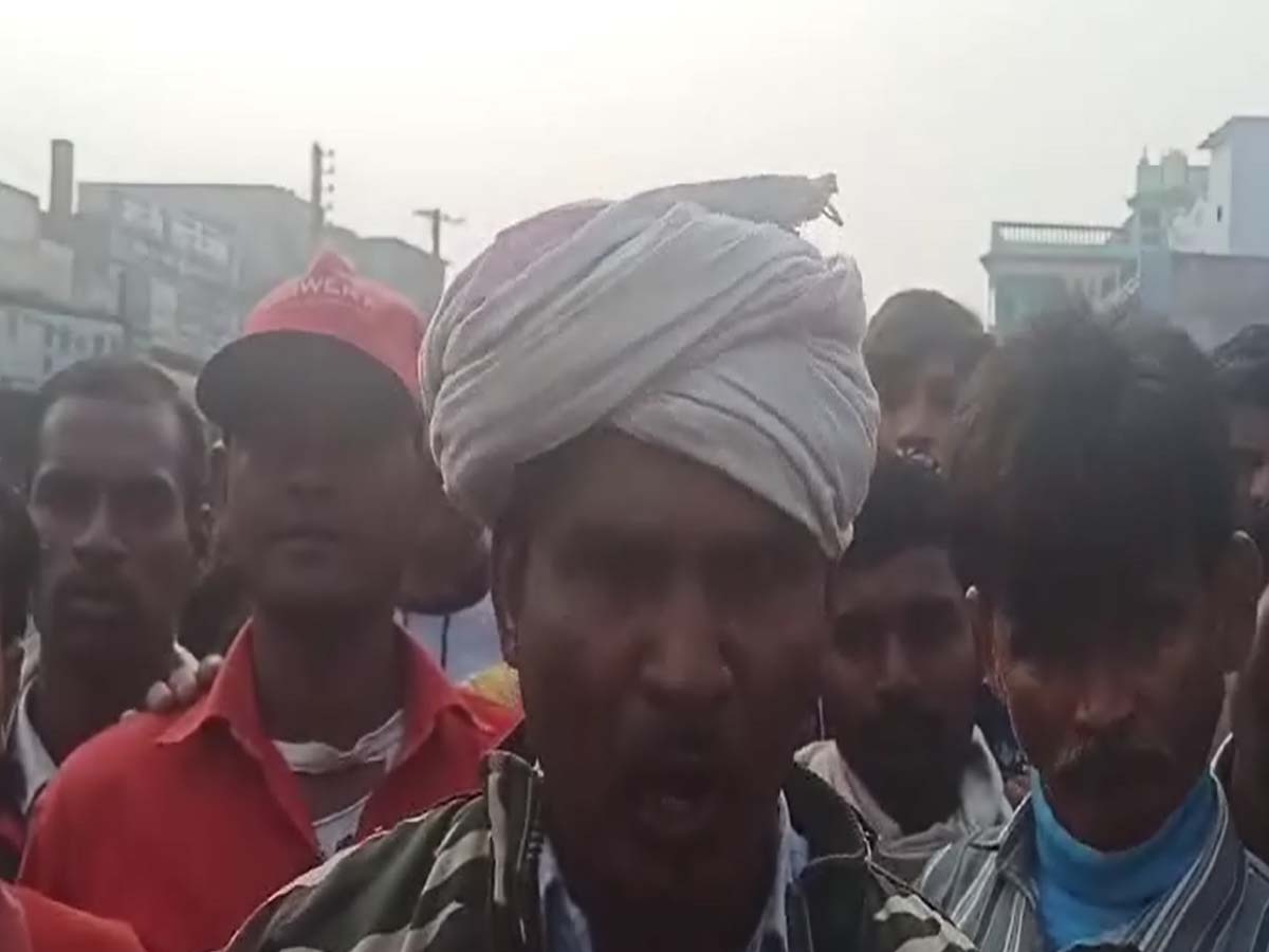 Dungarpur News: हिट एंड रन प्रकरण में नए कानून लागू करने का विरोध,साबला में ड्राइवरों का प्रदर्शन