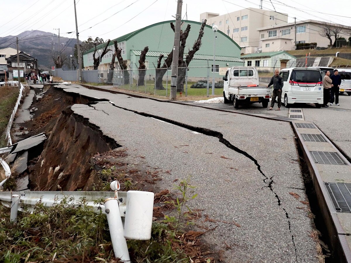 Japan Earthquake Update: एक दिन में 155 बार आया भूकंप, जानें क्या हैं देश के हालात?