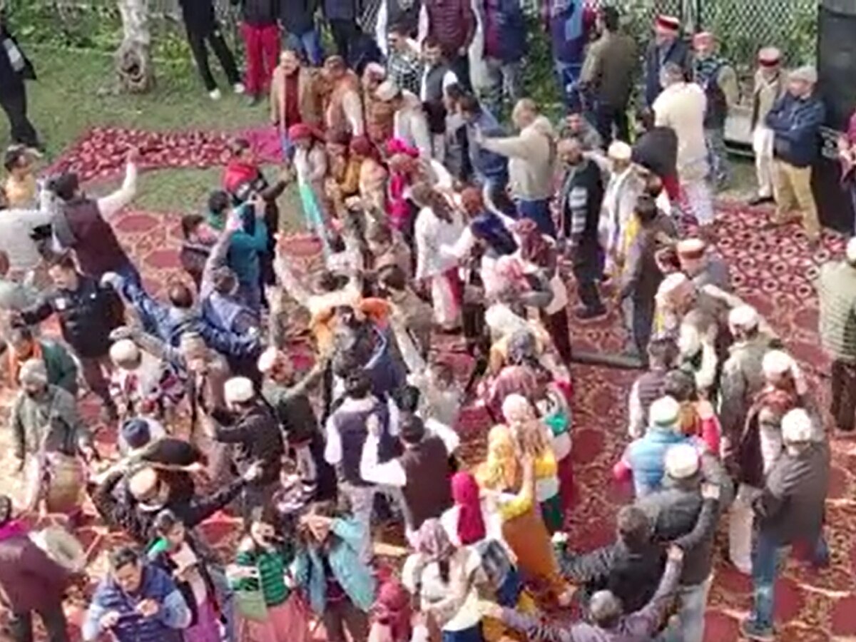 Paonta Sahib: हाटी समुदाय को जनजातीय दर्जे की नोटिफिकेशन जारी होने पर हाटियों ने मनाया जश्न