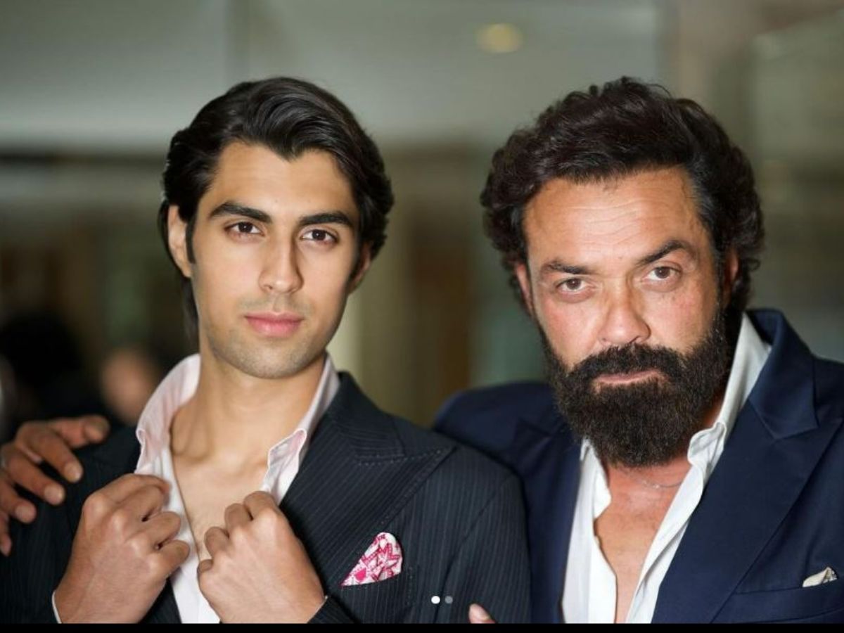 Bobby Deol ने शेयर की बेटे के साथ तस्वीरें; यूजर्स बोले, " बेटा नहीं ये तो आपका भाई लग रहा है" Bobby Deol ने शेयर की बेटे के साथ तस्वीरें; यूजर्स बोले, " बेटा नहीं ये तो आपका भाई लग रहा है"