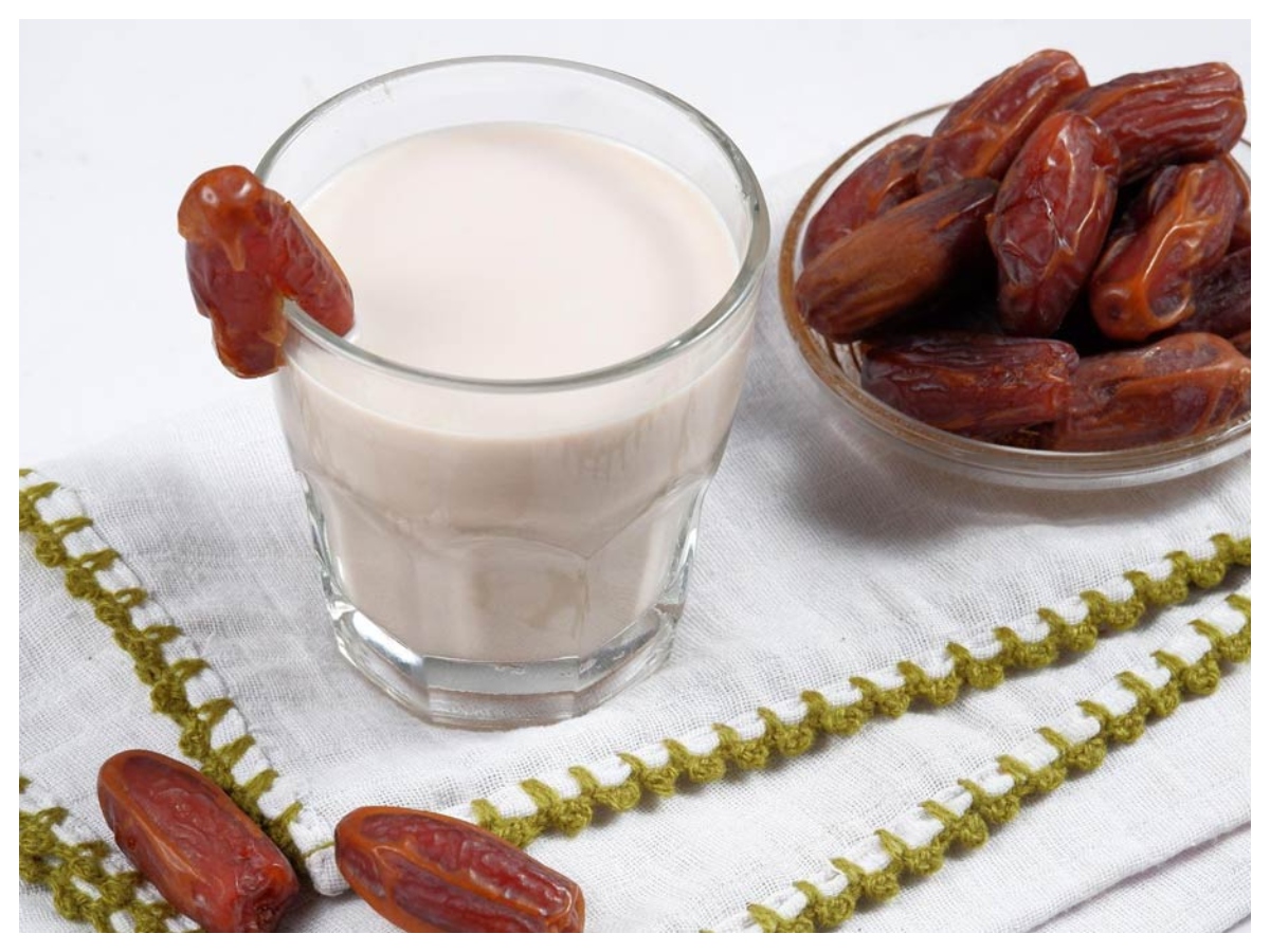 दूध और खजूर