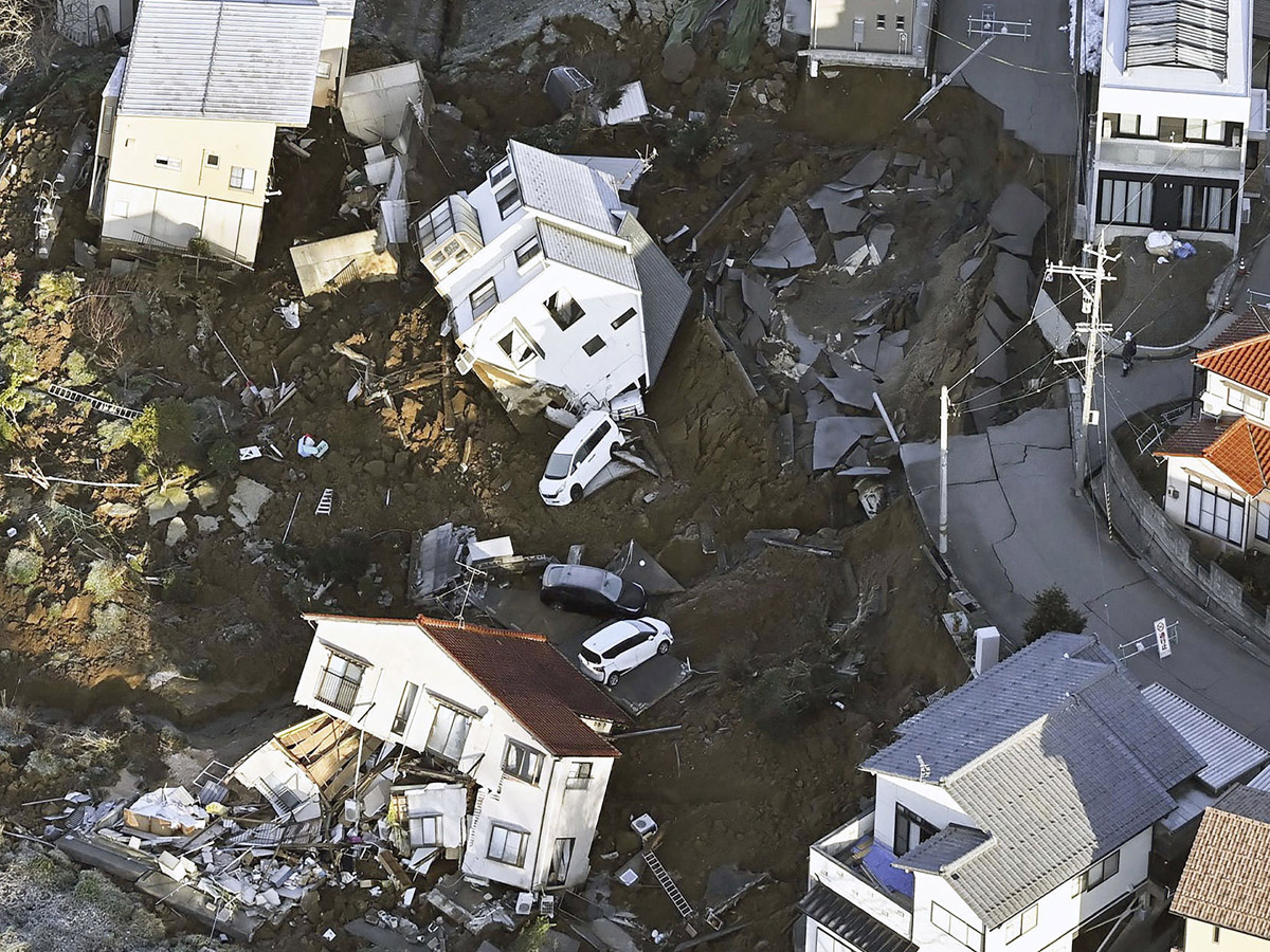 Japan Earthquake Update: मरने वालों का आंकड़ा हुआ 73, अब भी मलबे में फंसे हैं लोग; जानें जापान के हाल Japan Earthquake Update: मरने वालों का आंकड़ा हुआ 73, अब भी मलबे में फंसे हैं लोग; जानें जापान के हाल