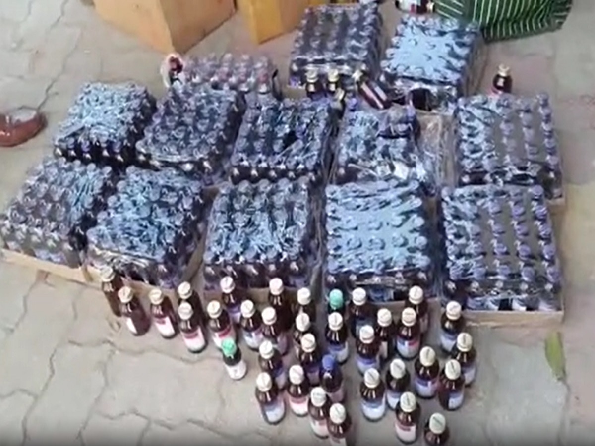 Bihar News: शराबबंदी के बाद कफ सिरप की बढ़ी डिमांड, पुलिस ने 800 बोतल किया बरामद