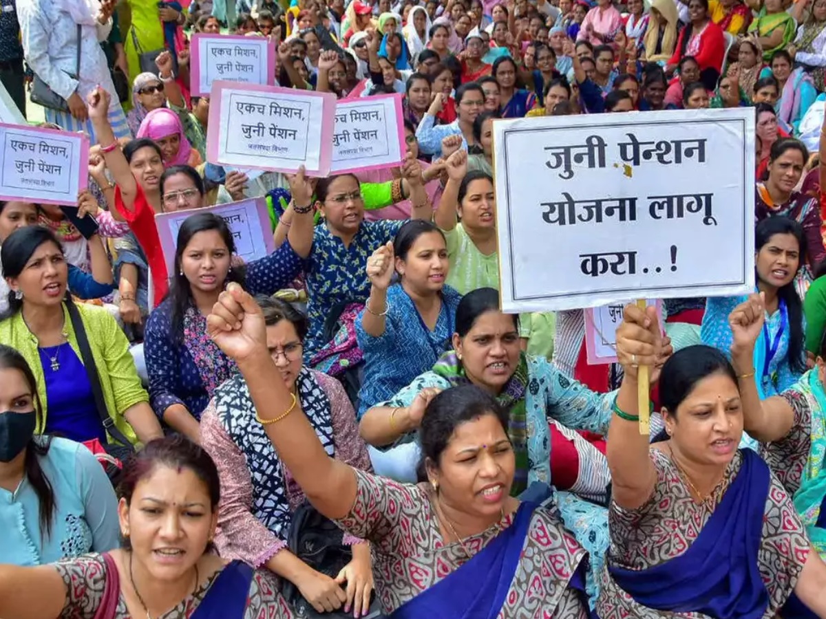 Maharashtra OPS: नए साल पर शिंदे सरकार का सरकारी कर्मचारियों को गिफ्ट, OPS को लेकर किया बड़ा फैसला!