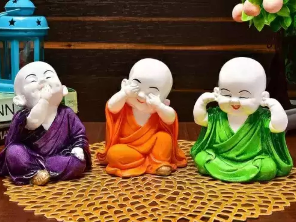 Laughing Buddha: अपने पैसों से कभी न खरीदें लाफिंग बुद्धा की मूर्ति, जान लें इससे जुड़े नियम