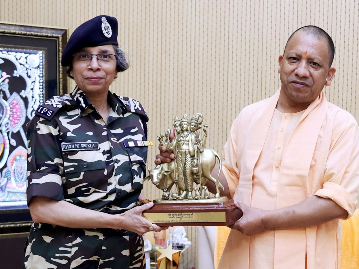Who is rashmi shukla Maharashtras first Woman DGP | कौन हैं IPS रश्मि ...