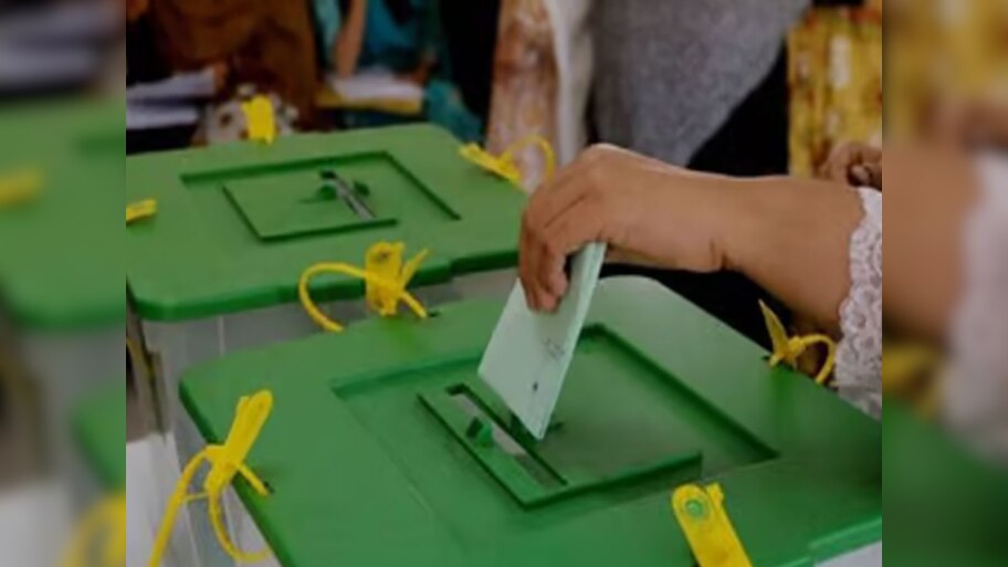 पाकिस्तान में इस वजह से टल सकता है आम चुनाव; पार्लियामेंट में पास हुआ प्रस्ताव!