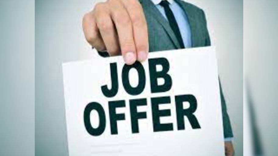 Jobs News: ୨୦୨୩ ଅପେକ୍ଷା ୨୦୨୪ରେ ଏହି କ୍ଷେତ୍ରରେ ମିଳିବ ବେଶି ଚାକିରି ନିଯୁକ୍ତି ! ଉପକୃତ ହେବେ ଯୁବପିଢୀ 