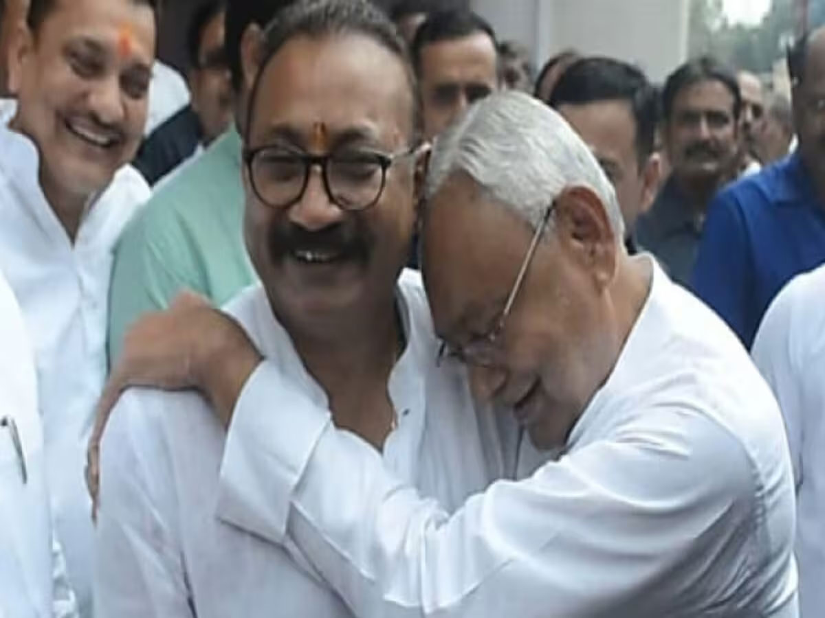 Bihar News: नीतीश के मंत्री ने क्यों कहा, "कल को मैं नमाज़ी और मुसलमान बन सकता हूं!" Bihar News: नीतीश के मंत्री ने क्यों कहा, "कल को मैं नमाज़ी और मुसलमान बन सकता हूं!"