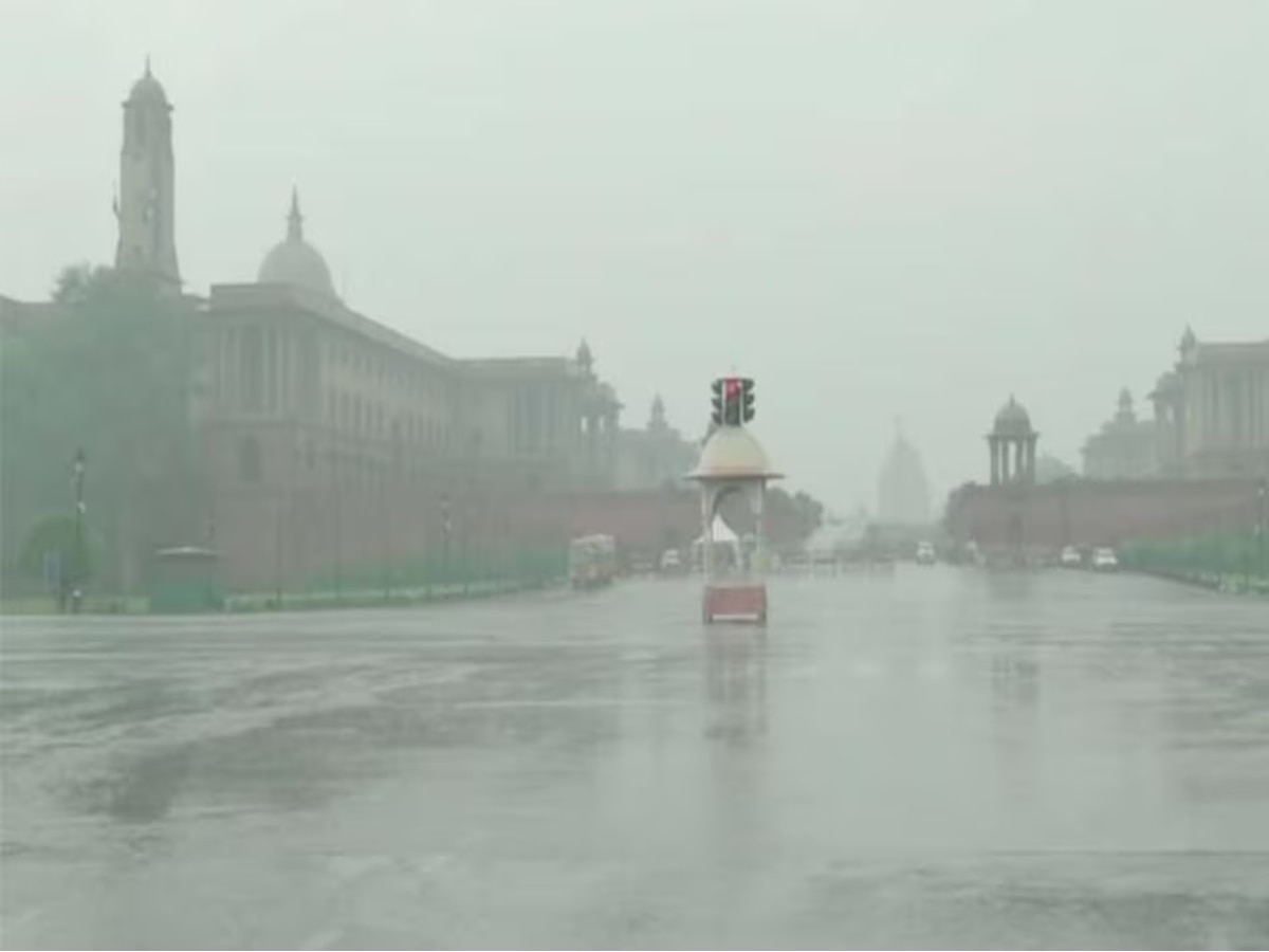 Weather Update: हाड़ कंपाने वाली ठंड के बीच बारिश के आसार, जानें Delhi-NCR के मौसम का हाल