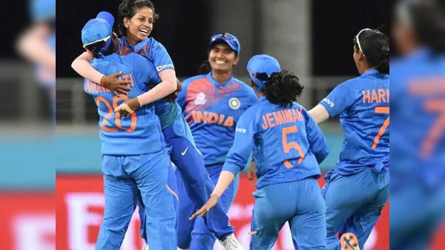 भारतीय महिला टीम ने कंगारू को किया पस्त; पहले T20 मैच में 9 विकेट से दी करारी शिकस्त 