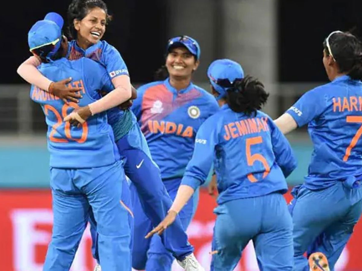 भारतीय महिला टीम ने कंगारू को किया पस्त; पहले T20 मैच में 9 विकेट से दी करारी शिकस्त भारतीय महिला टीम ने कंगारू को किया पस्त; पहले T20 मैच में 9 विकेट से दी करारी शिकस्त