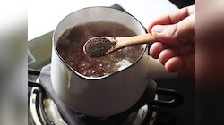 Tea for Grey Hair: सफेद बालों में काला पन लौटाएगी चाय, बस ऐसे करें इस्तेमाल