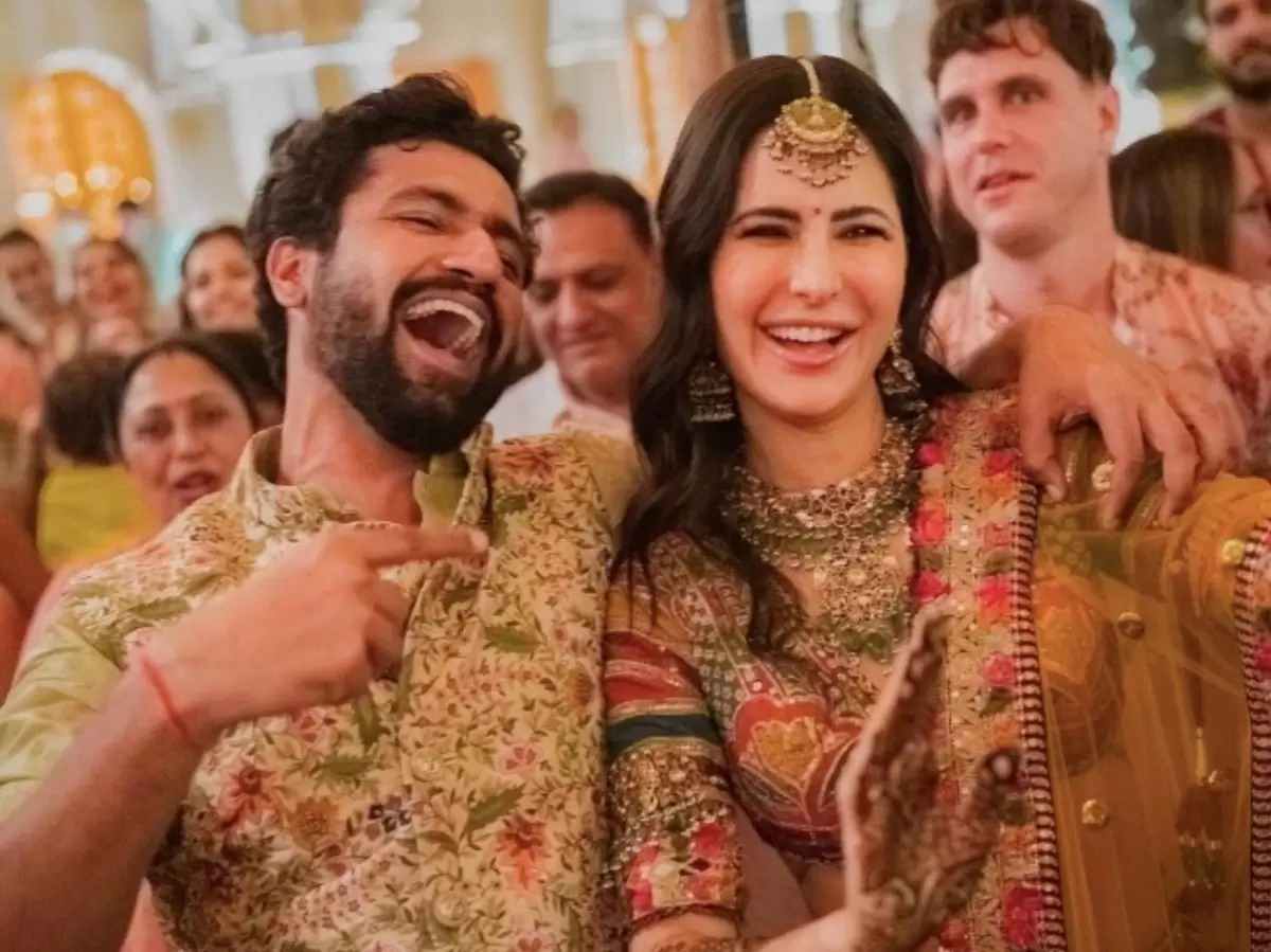 Sidharth-Kiara Wedding: कियारा के हाथों में सिद्धार्थ के नाम की मेंहदी  लगाने पहुंची वीना नागदा, राजस्थान पहुंच शेयर की खास फोटो,Veena Nagda  reached Rajasthan to put ...