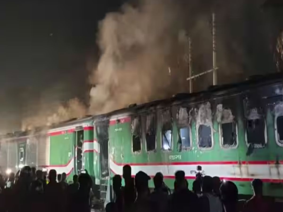 वोटिंग से पहले सरकार ने की बड़ी कार्रवाई; अपोजिशन पार्टी BNP नेता समेत 8 अरेस्ट वोटिंग से पहले सरकार ने की बड़ी कार्रवाई; अपोजिशन पार्टी BNP नेता समेत 8 अरेस्ट