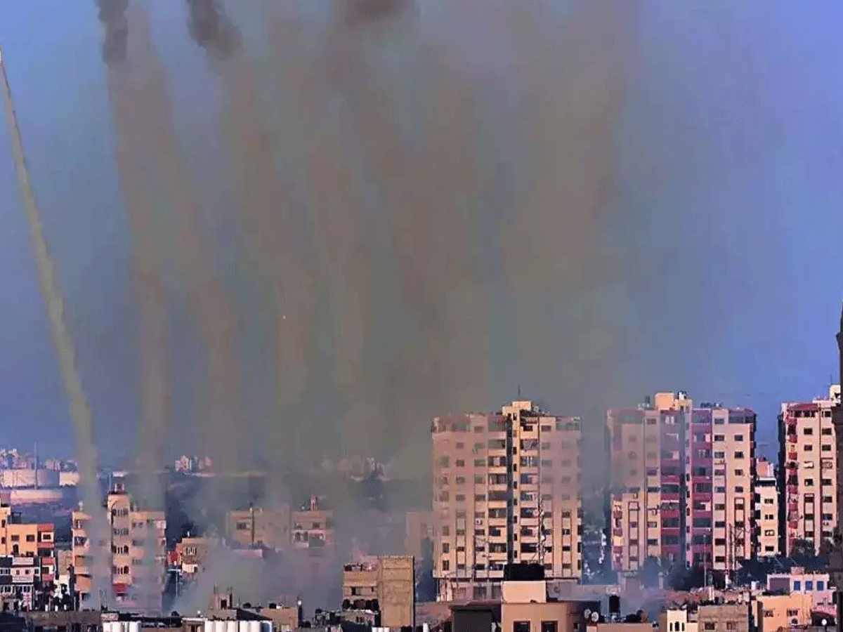 हिज्बुल्ला ने हमास लीडर सालेह अरूरी की हत्या का लिया बदला, इसराइल पर दागे कई रॉकेट ! हिज्बुल्ला ने हमास लीडर सालेह अरूरी की हत्या का लिया बदला, इसराइल पर दागे कई रॉकेट !