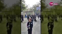  बच्चे ने टीचर के सामने सिर पर पानी की गिलास रखकर किया डांस
