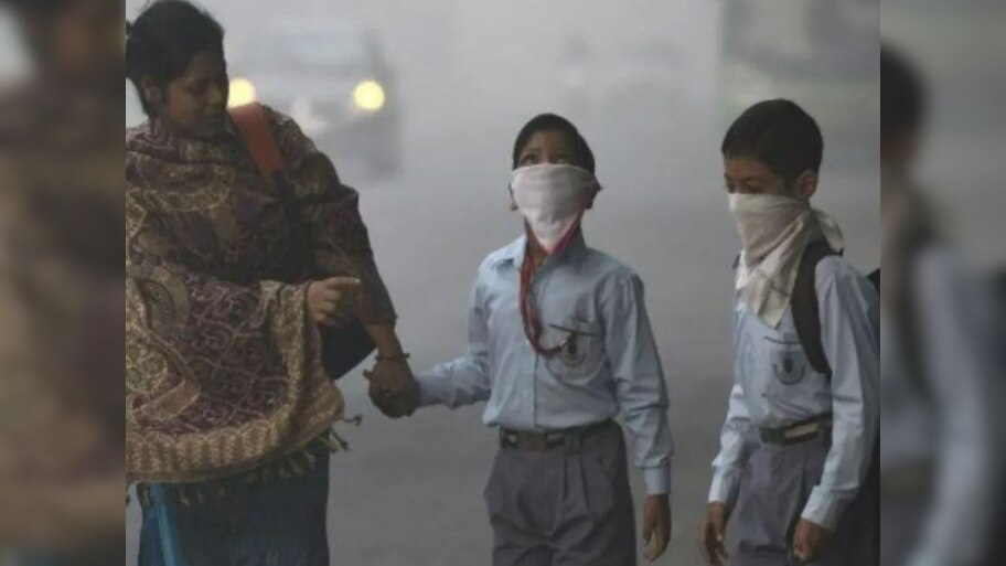 Delhi School Holidays: दिल्ली के स्कूलों में सर्दी की छुट्टियां बढ़ाने का गलत आदेश जारी, सरकार ने बताई वजह 