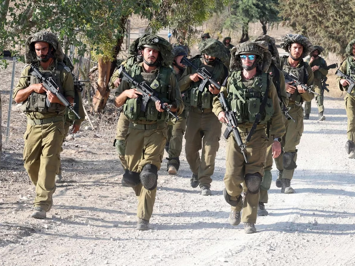 Israel-Gaza War Update: गाजा के लोगों का सामान लूट रही है इजराइली सेना, हो चुके हैं 25 मिलियन डॉलर चोरी Israel-Gaza War Update: गाजा के लोगों का सामान लूट रही है इजराइली सेना, हो चुके हैं 25 मिलियन डॉलर चोरी