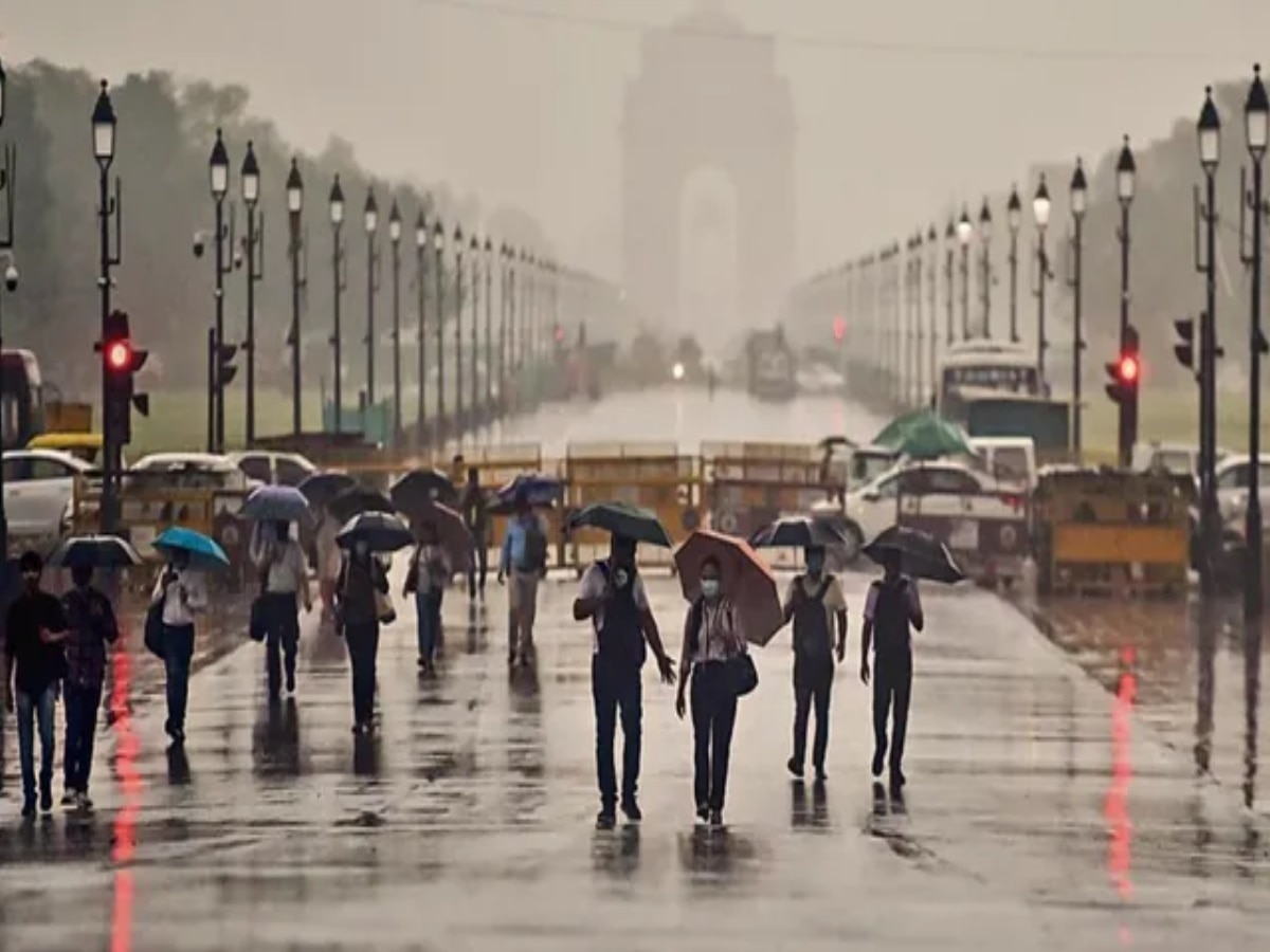 Weather Update: ठंड, कोहरे और शीतलहर के बाद बारिश का सितम, जानें कब होगी दिल्लीवासियों की मुश्किल कम