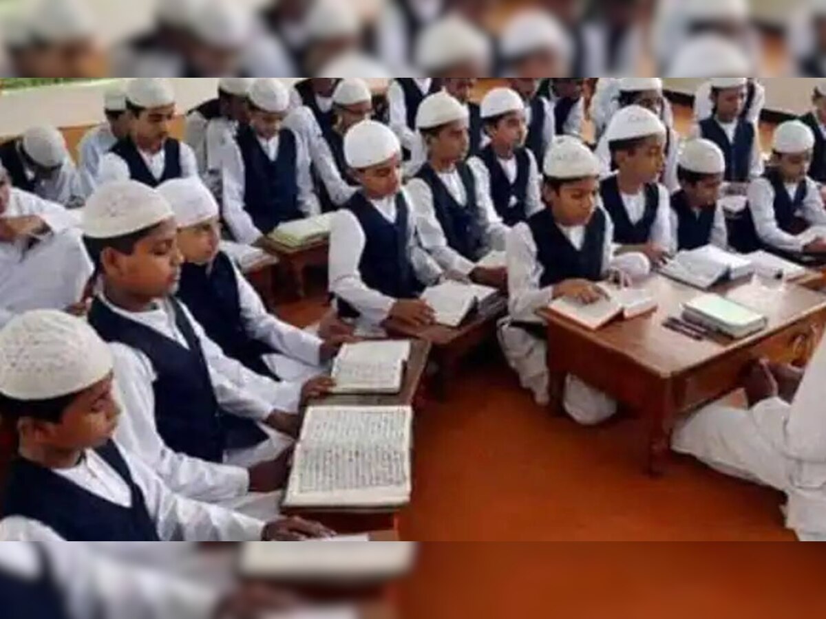 UP Madarsa Board Exam : मदरसा बोर्ड परीक्षा की तारीख घोषित, आलिम पास युवा UP सिपाही भर्ती में शामिल हो सकेंगे