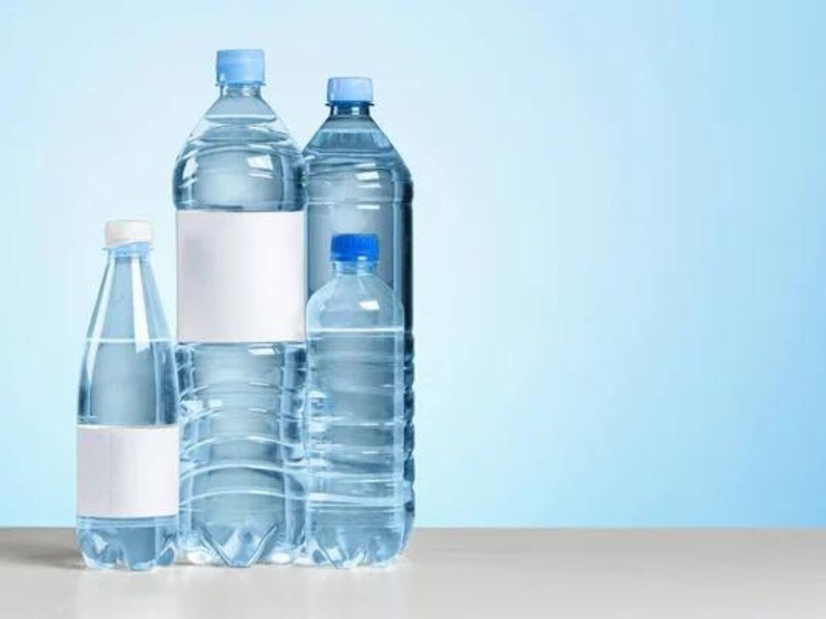 प्लास्टिक की बोतल में पीते हैं पानी तो हो जाएं सावधान, अंगों को होता है भारी नुकसान!